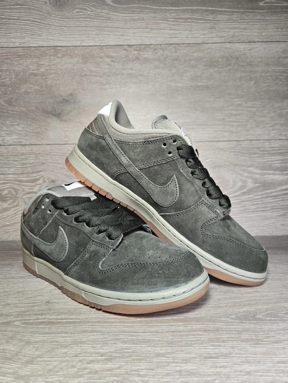 Nike SB Dunk Low Pro B Sequoia/ Light Army HJ0367-301 Men’s 8 / Women's 9.5 New